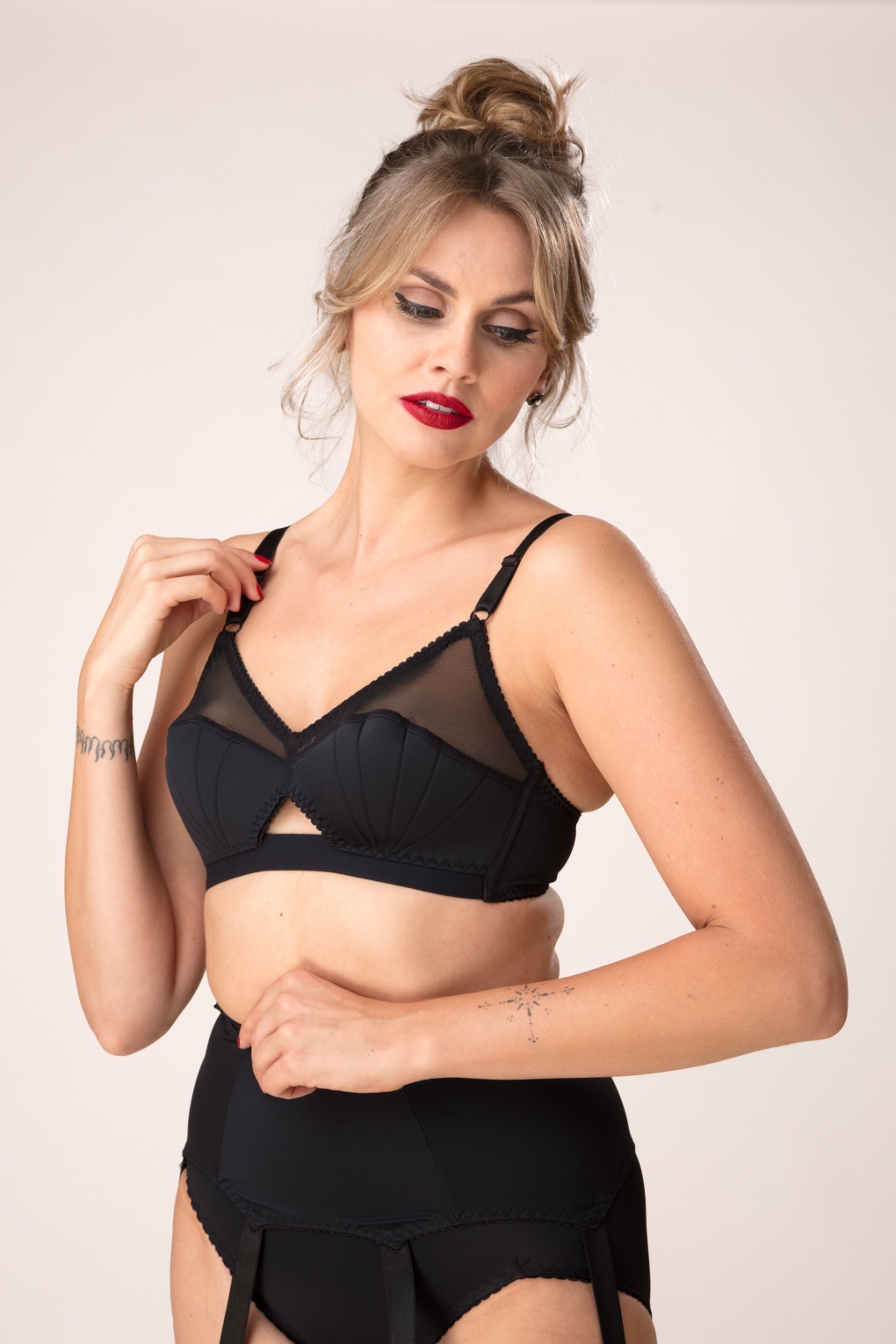 277326-What-Katie-Did-54272-Bra-Liz-Nouveau-Black-250717-002W-full
