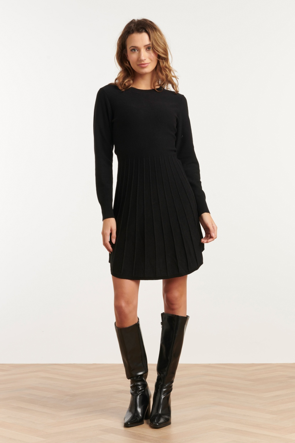 283042-Smashed-Lemon-54411-Dress-Aline-Knit-Black-250521-004MW-full