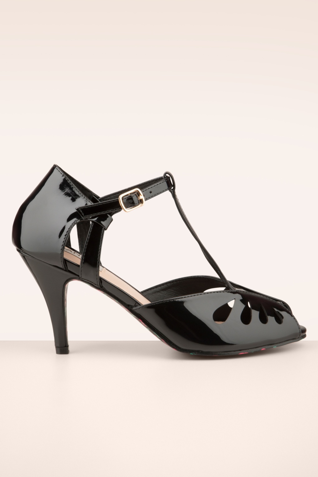 275321-Banned-20513-Sandal-Black-Heart-250411-001W-full