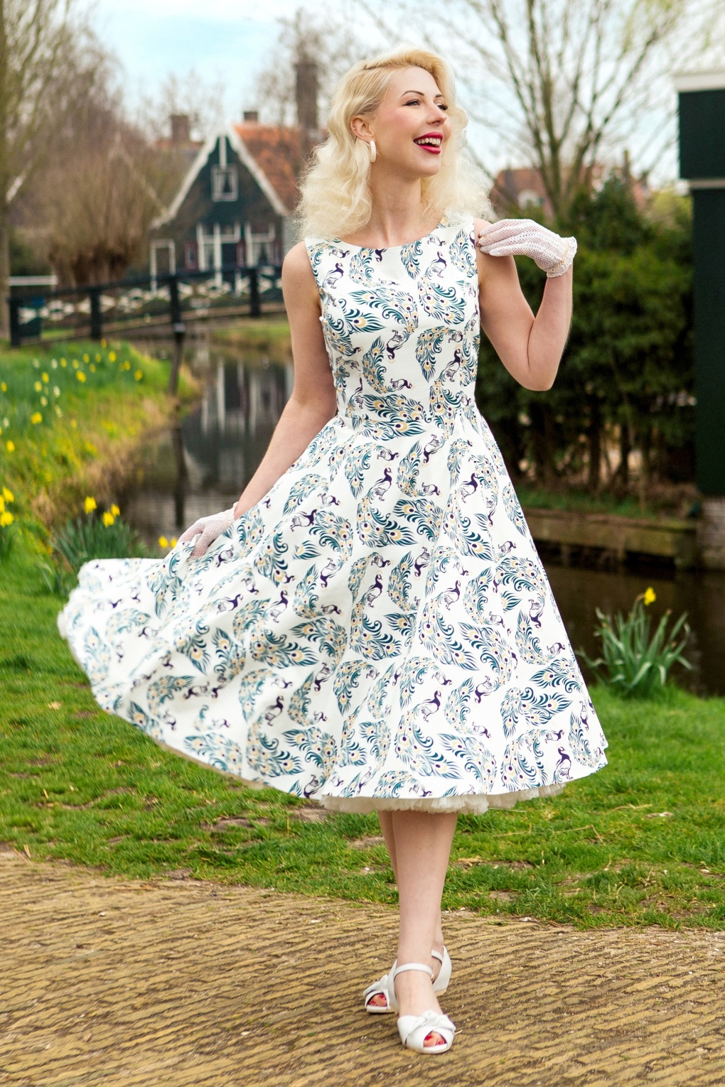 276031-Topvintage-Boutique-Collection-52201-Dress-Swing-Adriana-White-Peacock-250325-001MW-full