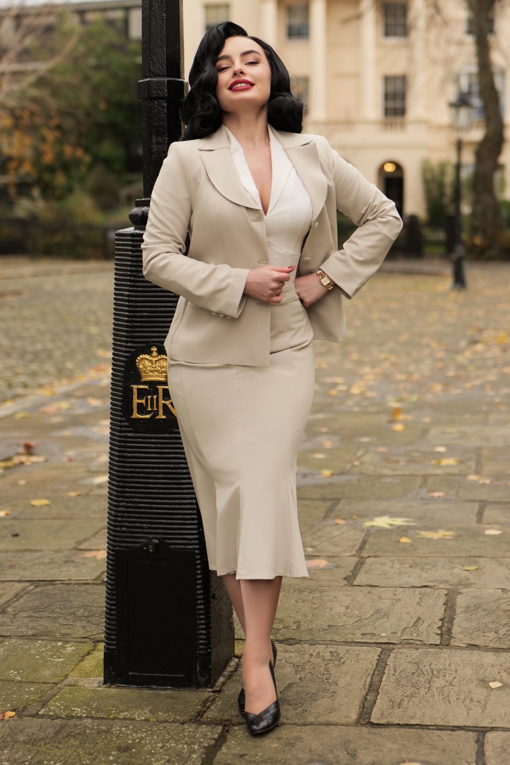 Topvintage Exclusive ~ The Vedette Fishtail rok in zand