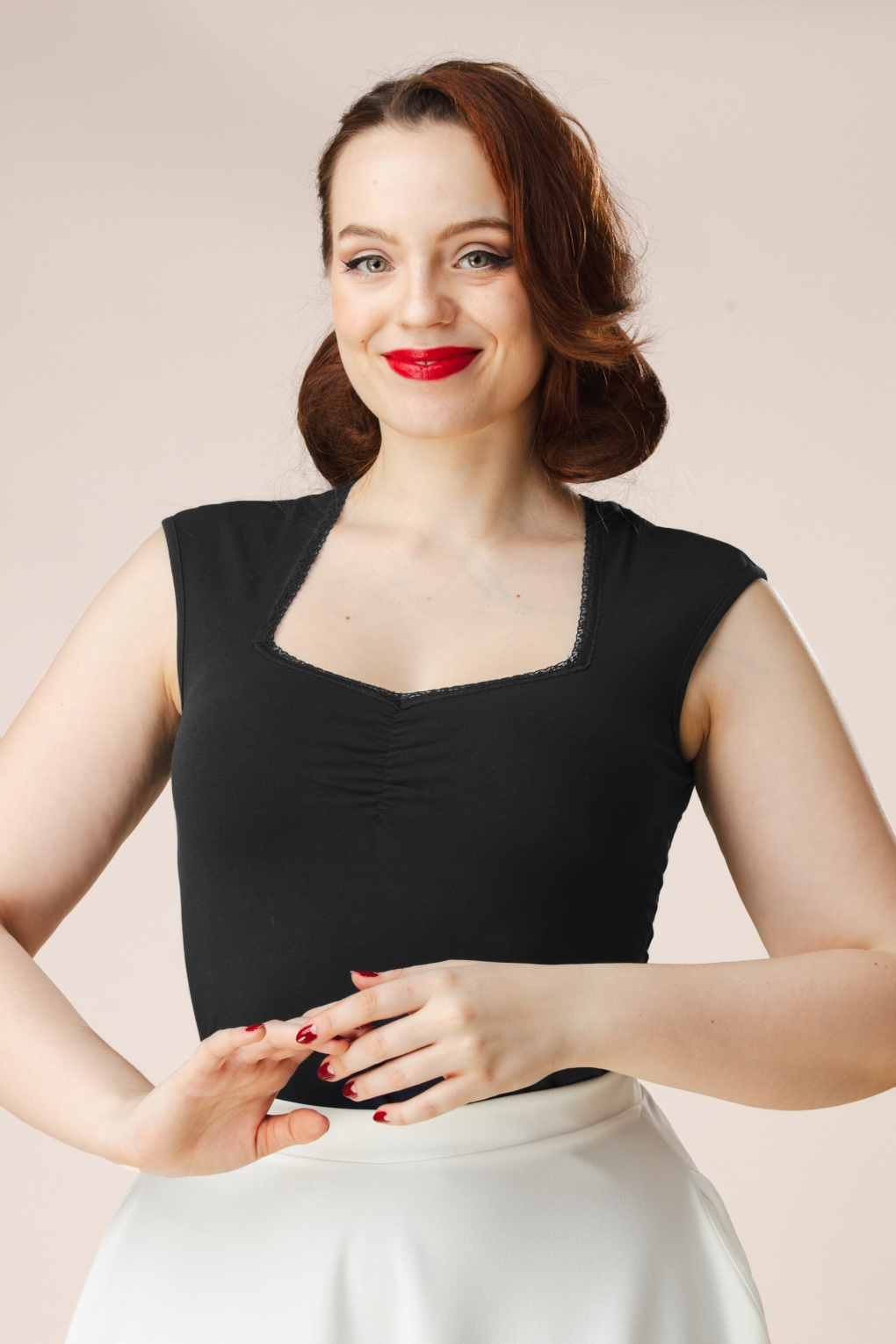 288924-Blutsgeschwister-55268-Sleeveless-Top-Romance-Black-251219-040MW-full