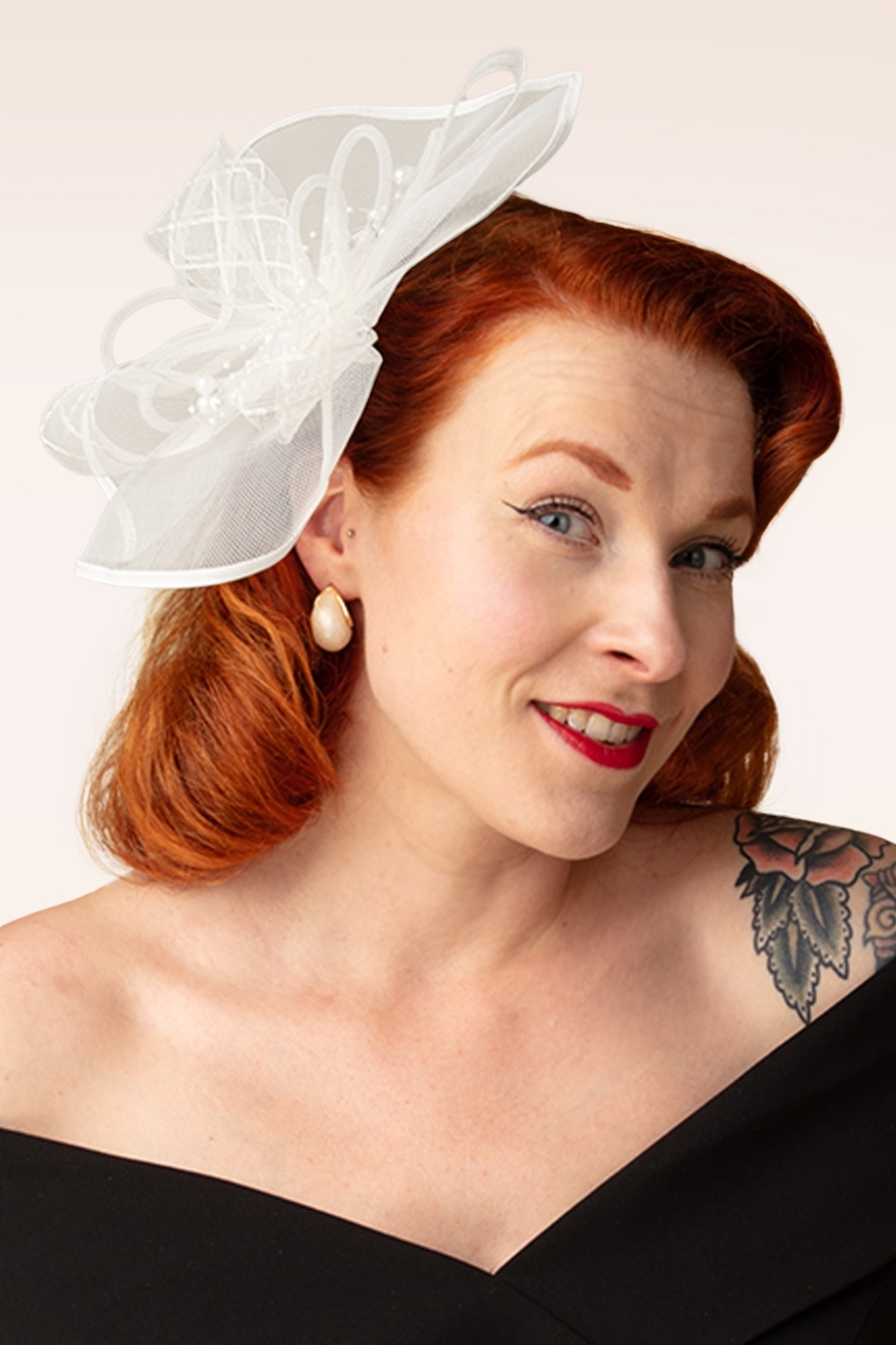 Mayfair Muse fascinator in crème