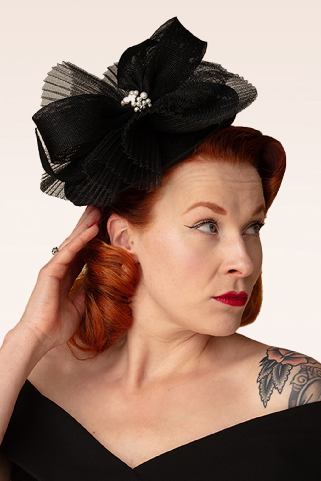 Lady Lou fascinator in zwart