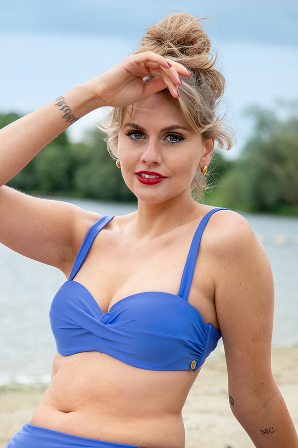 Twisted bikini top in oceaan blauw