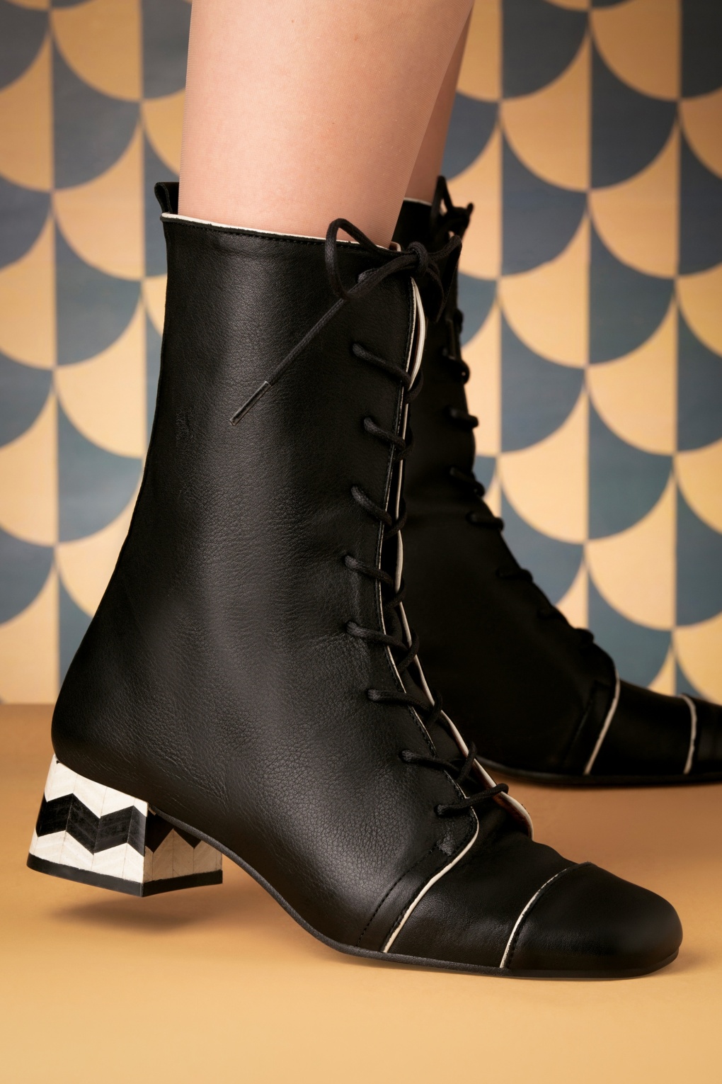 291346-Nemonic-39876-60s-Celine-Lederen-Veter-Boots-Black-10072021-000008-kopieren-full