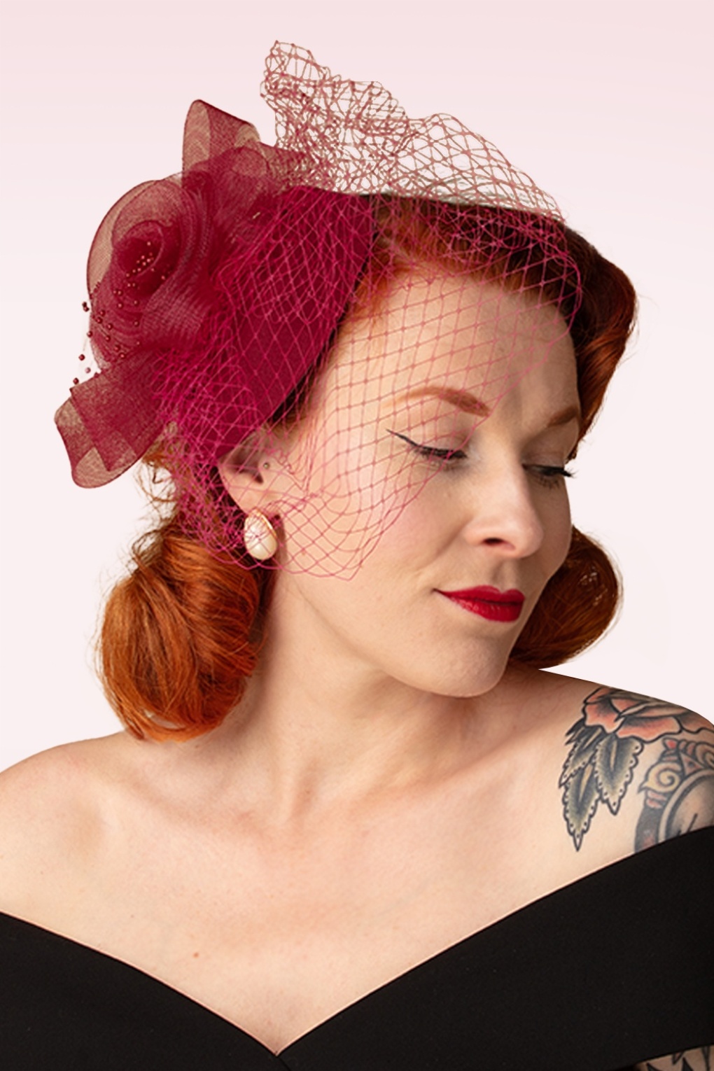 289746-Banned-57185-Fascinator-Red-Bow-260513-001M-full